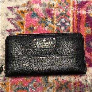 kate spade Bags - Kate Spade New York Black Leather Zippered Wallet kate spade Bags - Kate Spade New York Black Leather Zippered Wallet